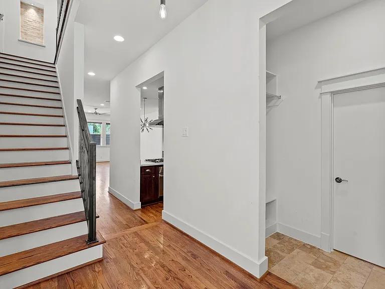 4503 Floyd St — Photo 8