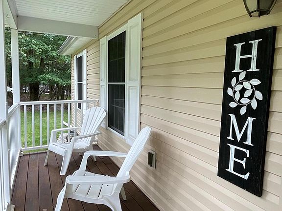 3rd image of 52 Blairwood Ln