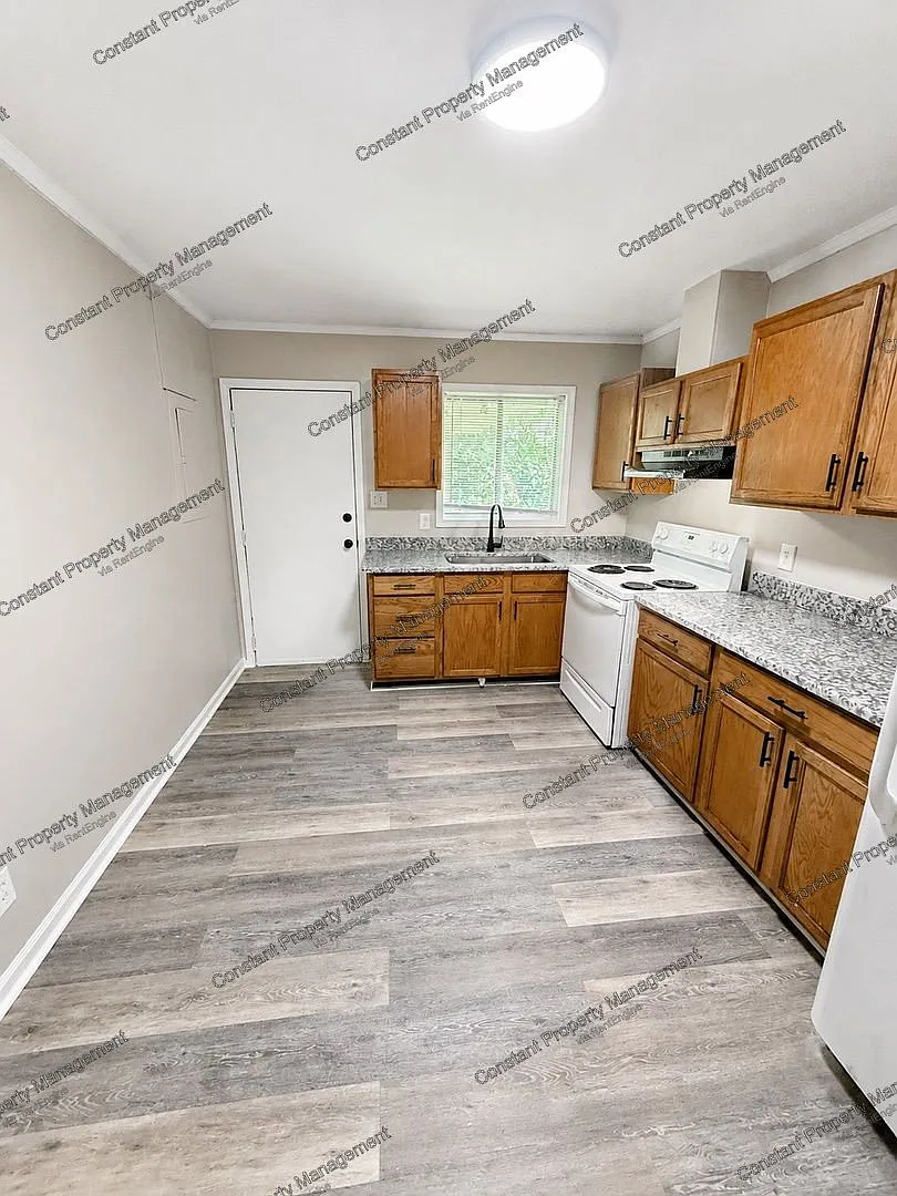 2 bed, 1.0 bath, $775 — Photo 4