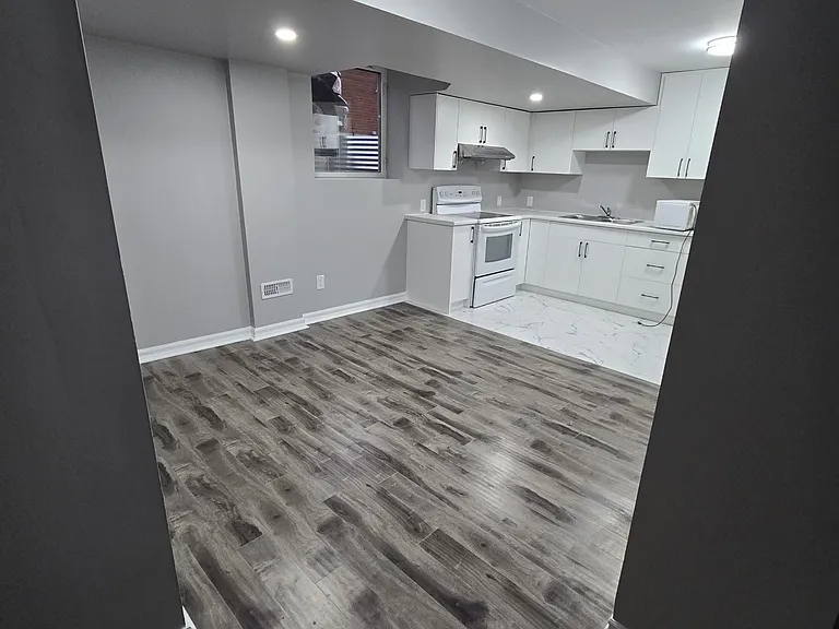 83 Irving Pl #BSMT ROOM — Photo 3