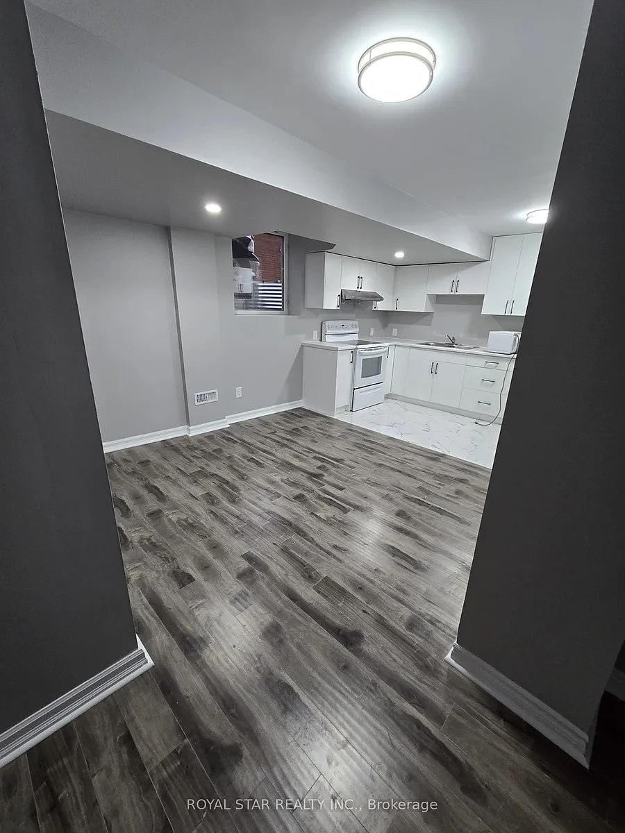 Building Photo - 83 Irving Pl #BASEMENT