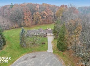 2597 Carol Ann Dr, Lapeer, MI 48446