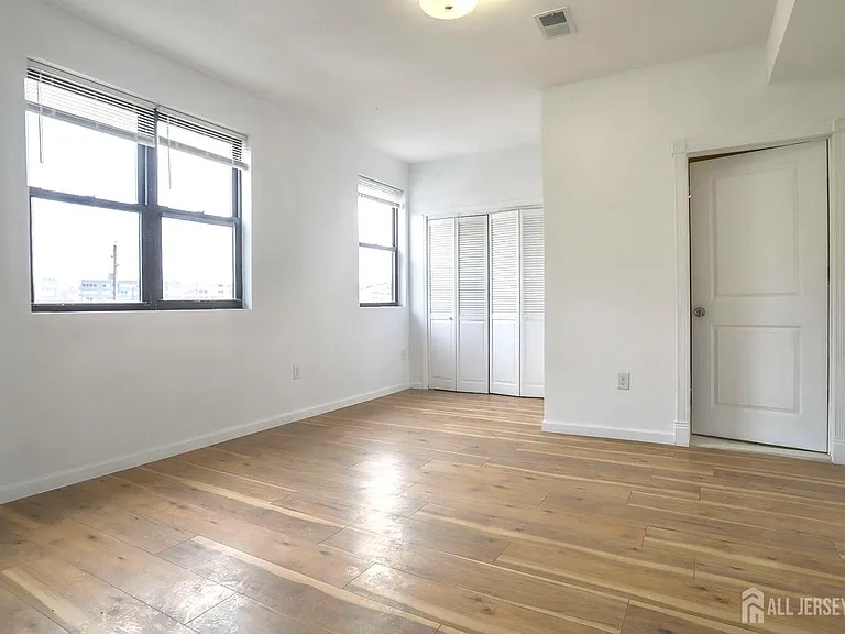 9017 Riverside Pl — Photo 18