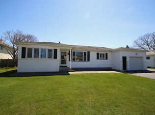 556 Bay View Rd, Rochester, NY 14609