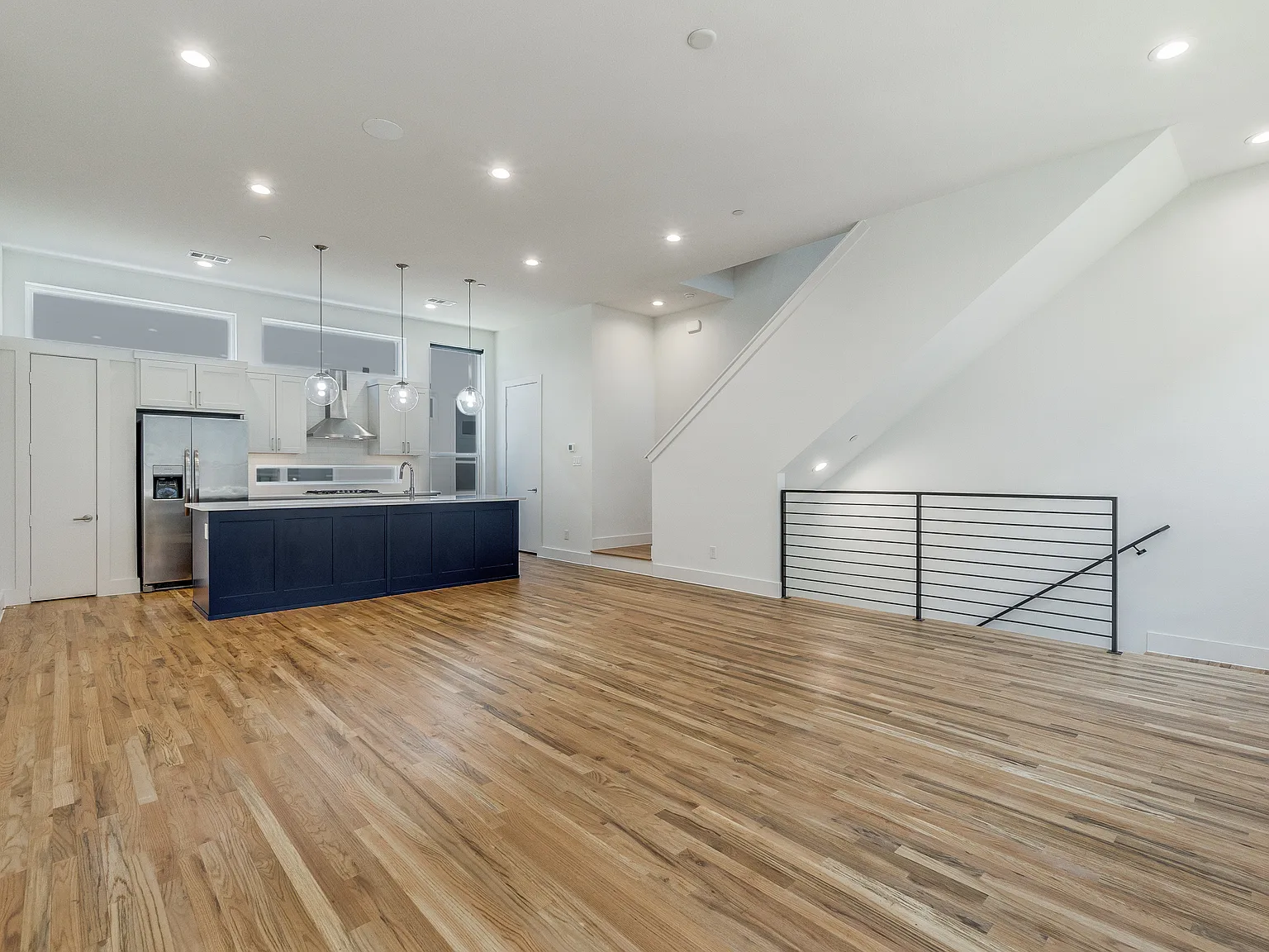 2 bed, 2.5 bath, 1490 sqft, $3,295 — Photo 4