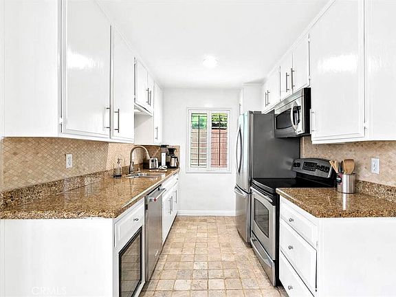 3rd image of 1224 Euclid St APT 105
