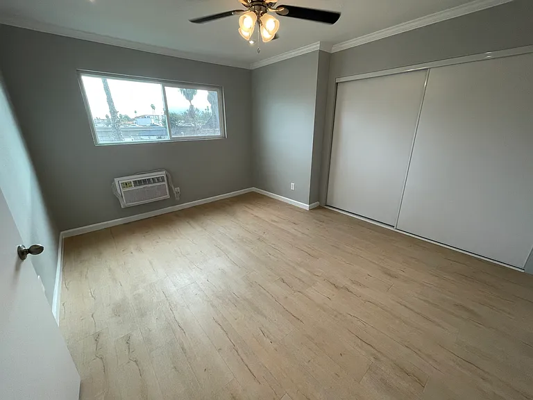 730 N Mariposa Ave — Photo 11