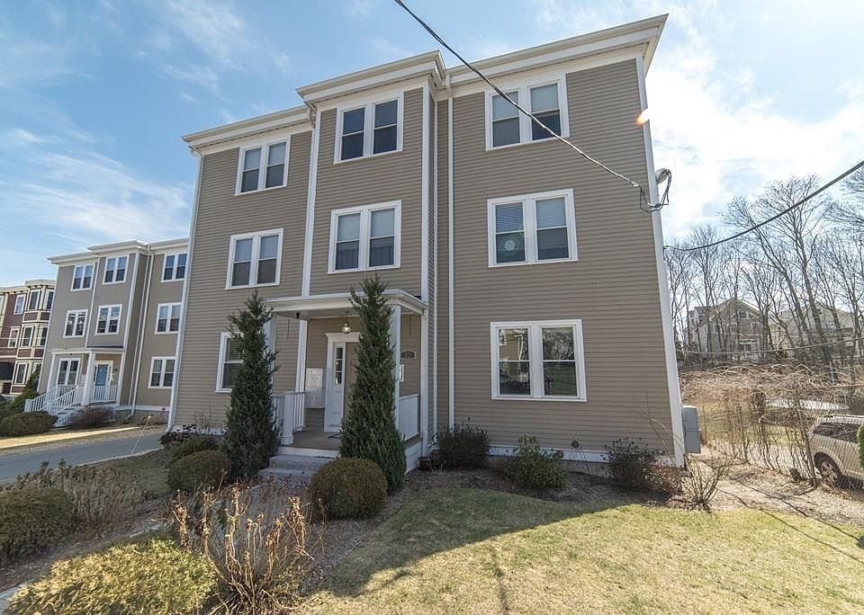 1st image of 35 Coffey St Unit 2