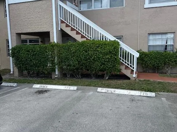 1004 Twin Lakes Dr, Coral Springs, FL 33071