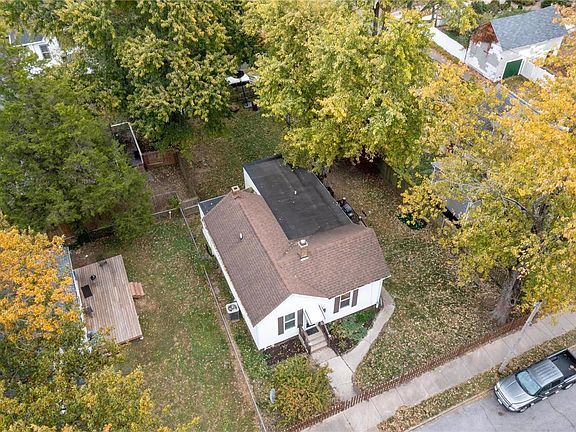 4th image of 118 N Orient St