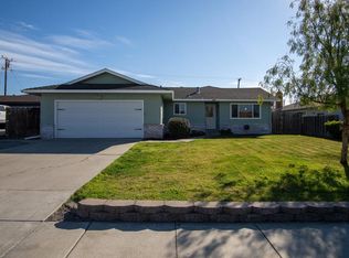 1351 Sunset Dr, Hollister, CA