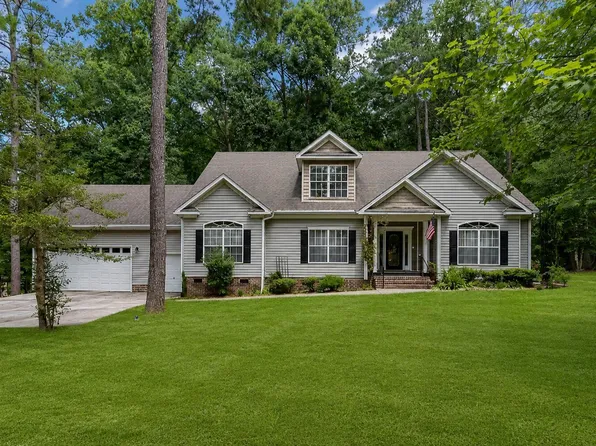 6086 Dunes Dr, Sanford, NC 27332