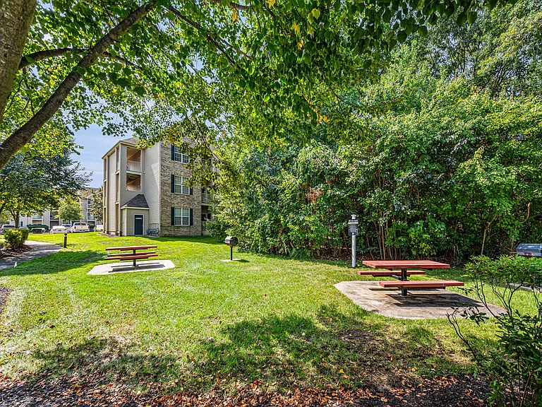 new-hampshire-commons-exteriors-and-amenities-6