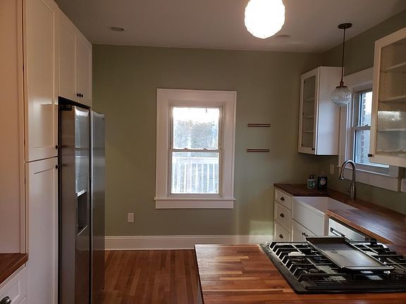 Newly remodeled kitchen.