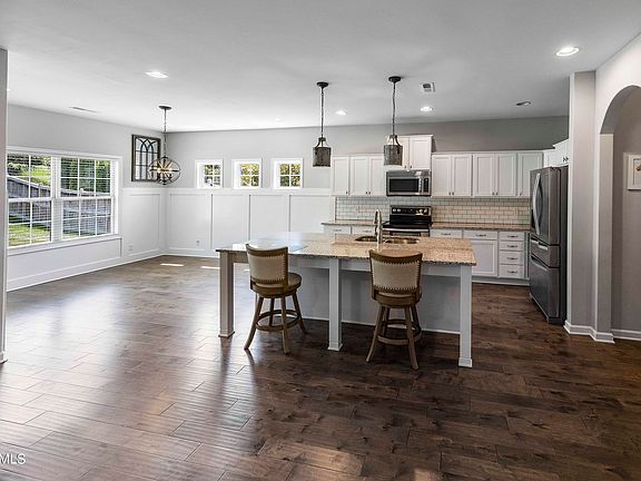 5th image of 7506 Bellingham Dr