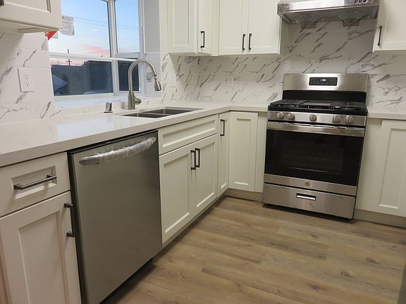 4th image of 1613 Elm St #Na