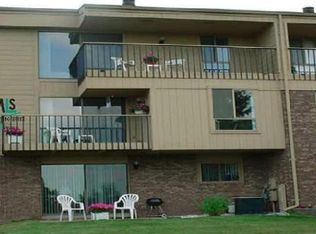 994 N Golfview Ct, Rochester, MI 48307