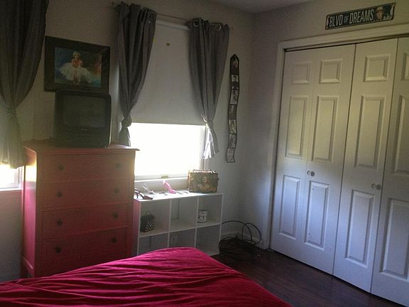 3rd image of 1004 N Morton Ave