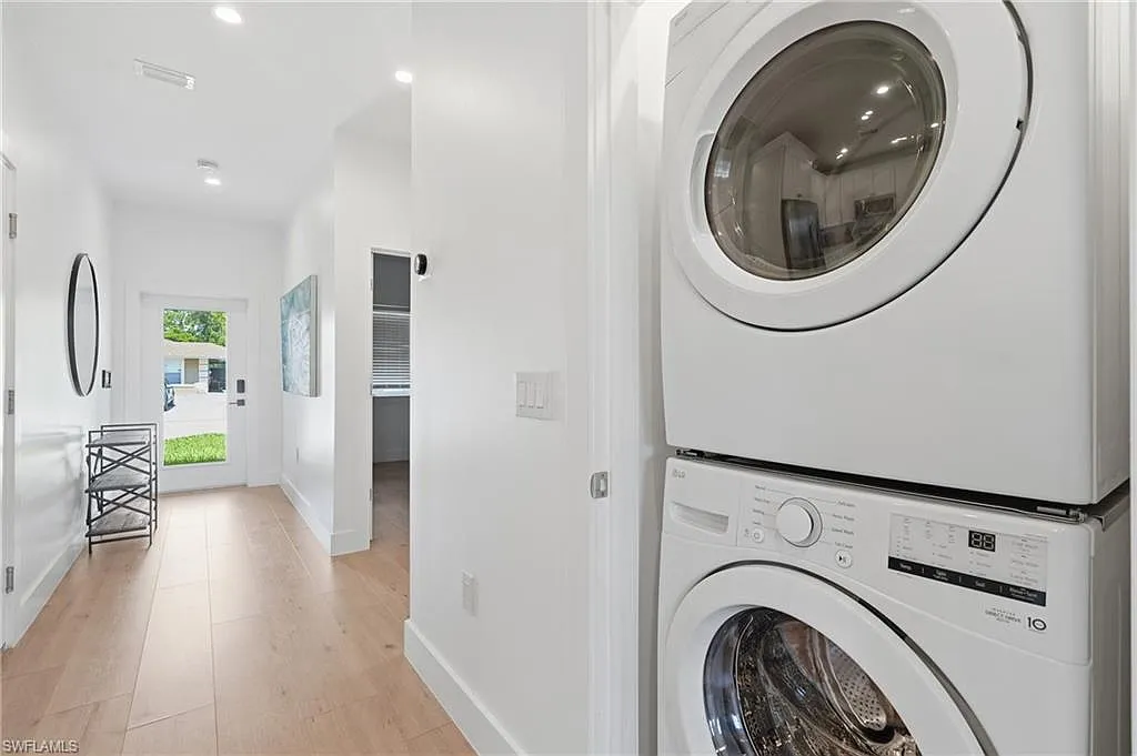 3 bed, 2.0 bath, 1164 sqft, $3,000 — Photo 3
