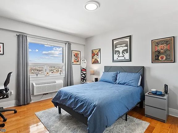 4th image of 809-815 22nd St #1201