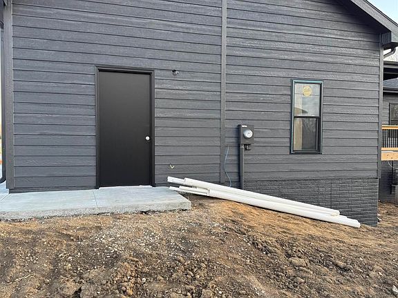 3rd image of 1220 Murray Rd