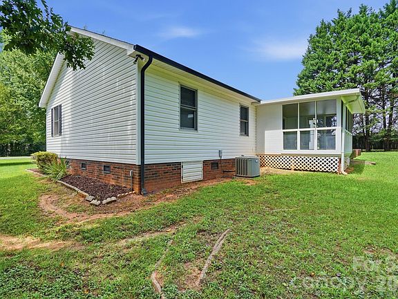 2nd image of 135 Byers Rd