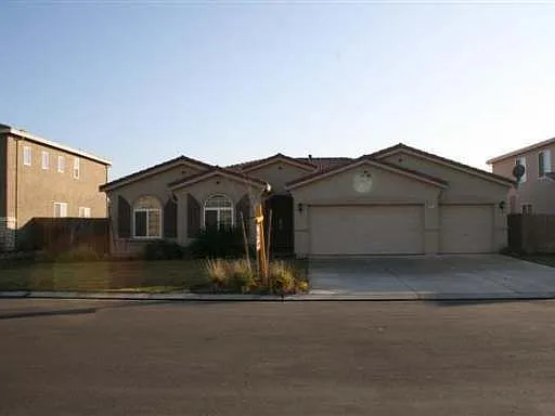 9615 Heatherhearst Dr photo 1
