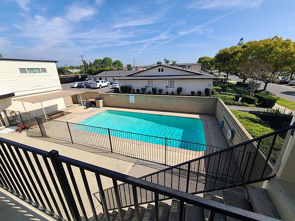 5th image of 1248 W Stoneridge Ct APT 6