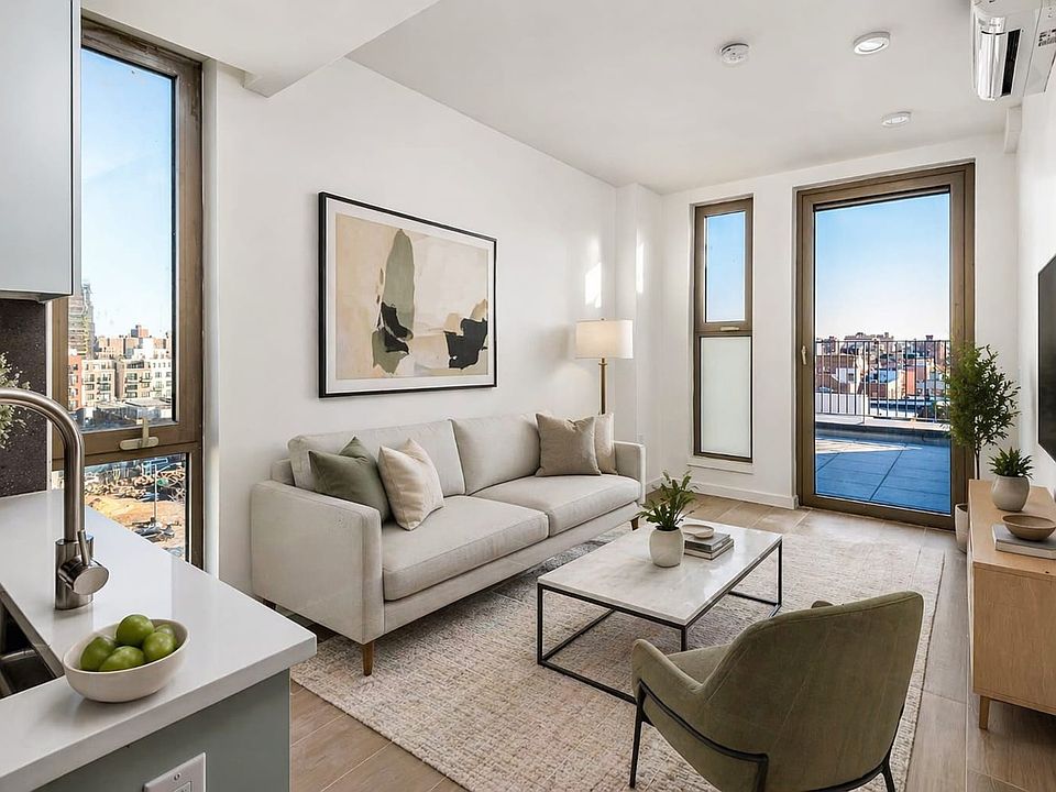 1st image of 33 Little Nassau St #808
