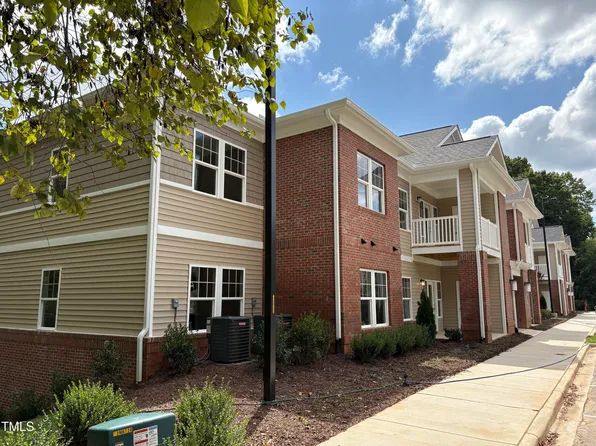 621 Weather Ridge Ln #33, Cary, NC 27513