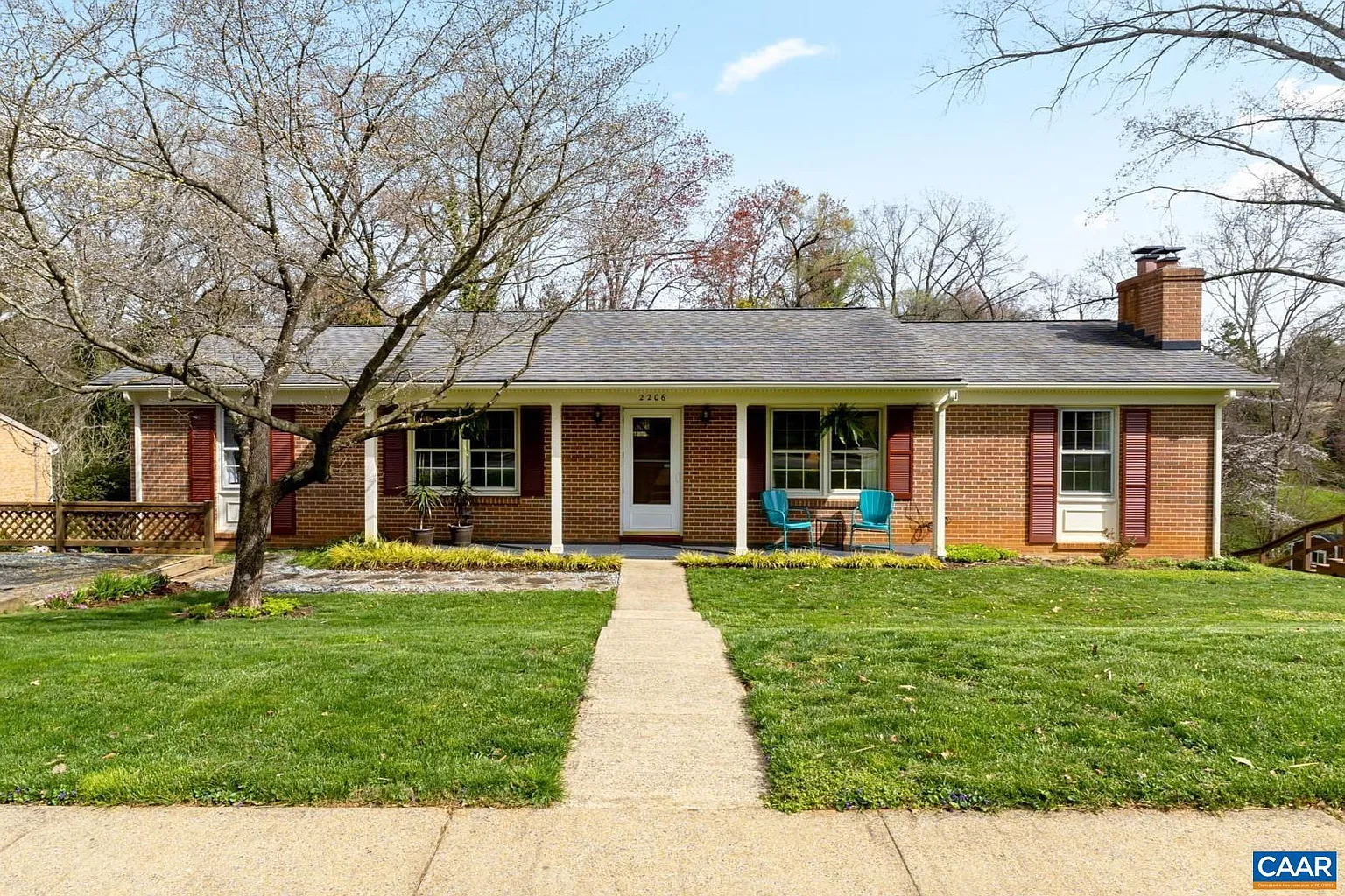 2206 Greenbrier Dr photo 1