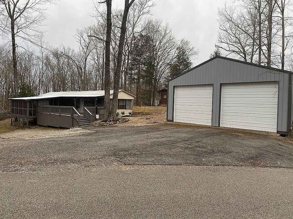 1st image of 266 Oak Park Dr
