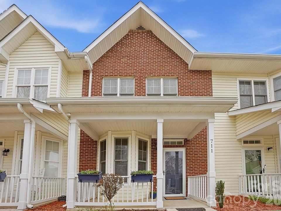 1st image of 711 Stone Village Dr