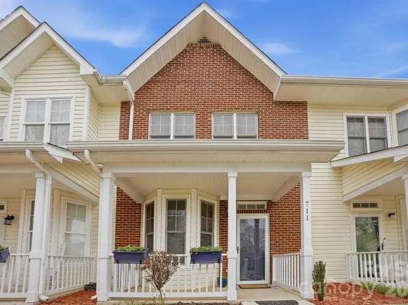 711 Stone Village Dr, Fort Mill, SC 29708