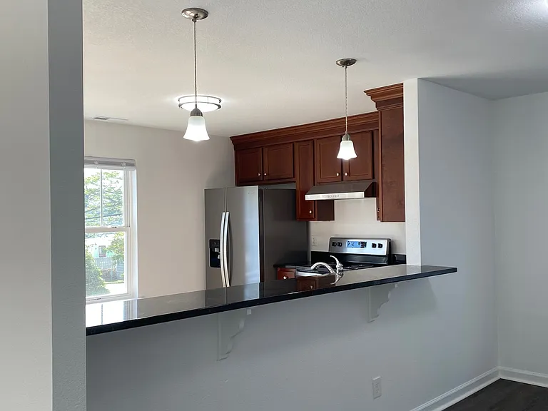 2409 Arctic Ave #202 — Photo 4