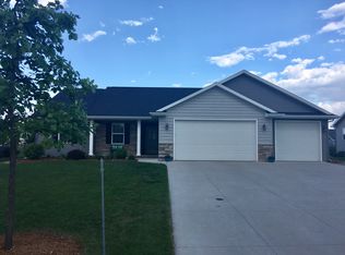 N1750 Brookhill Dr, Greenville, WI 54942