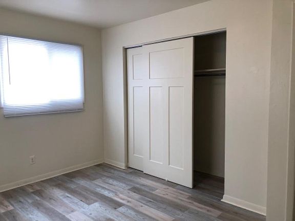 3rd image of 4825 Lovell Ln #5-WI53711