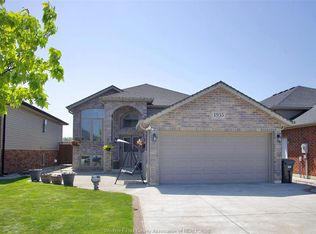 1935 Manitoba St, Windsor, ON N9B 0B6