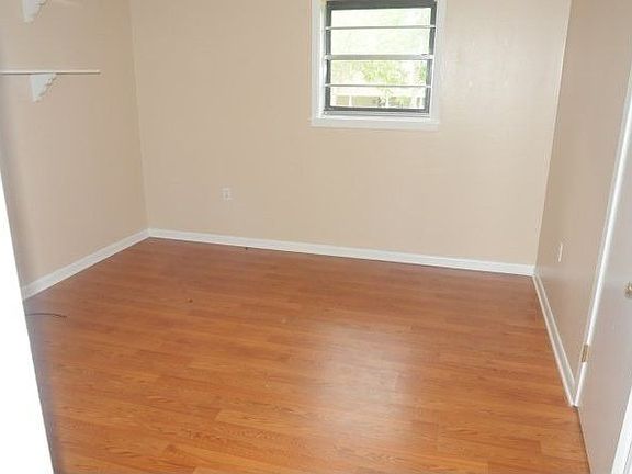 2nd image of 33 Old Lakeview Dr