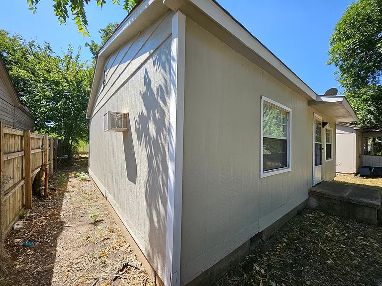 112 W Cedar Ave — Photo 13