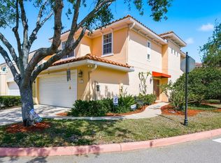 208 Valencia Cir, Saint Petersburg, FL 33716