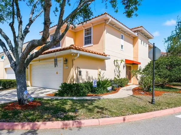 208 Valencia Cir, Saint Petersburg, FL 33716