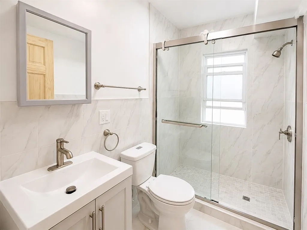 2 bed, 2.0 bath, 912 sqft, $3,500 — Photo 4