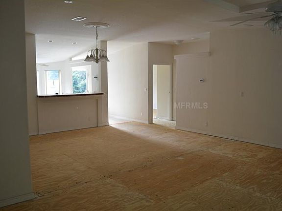 4th image of 37851 Dolly Dr