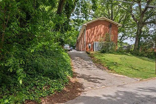 1322 Euclid Ave NE #B Photo 1