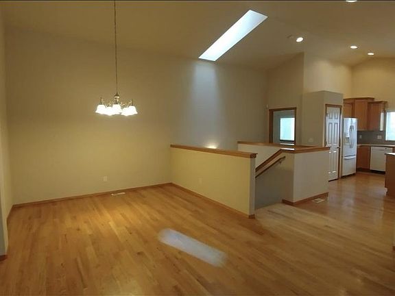 5th image of 3414 81st Dr NE