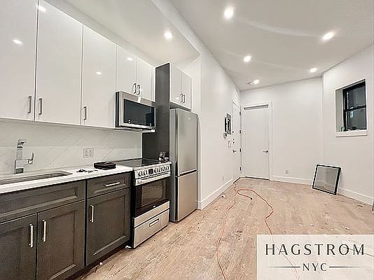 4th image of 435 De Kalb Ave #1F