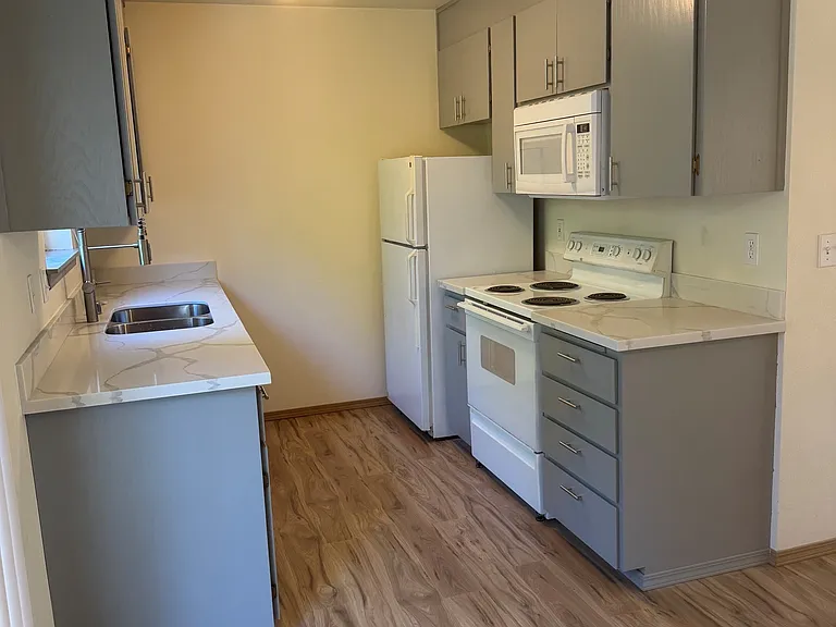 9611 161st St E #J — Photo 34