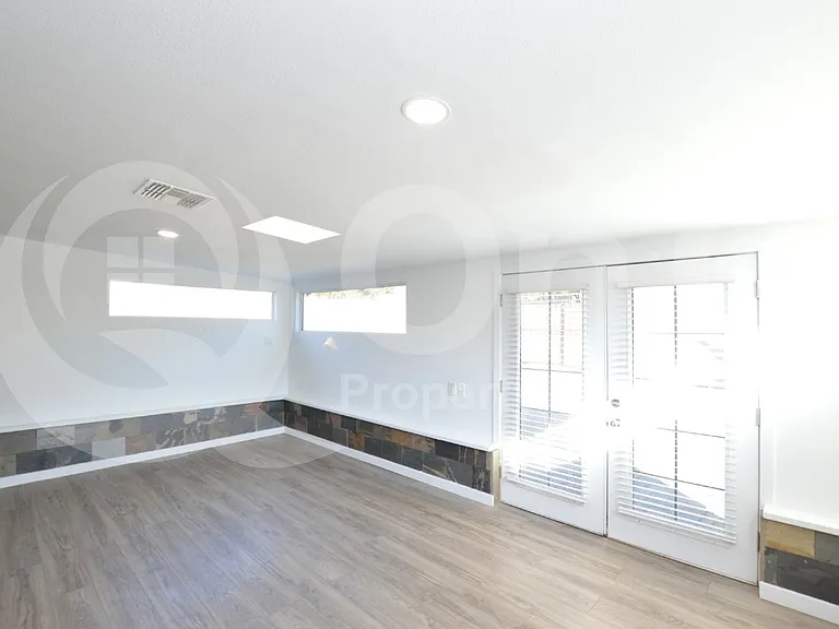 9441 N 15th Pl — Photo 9