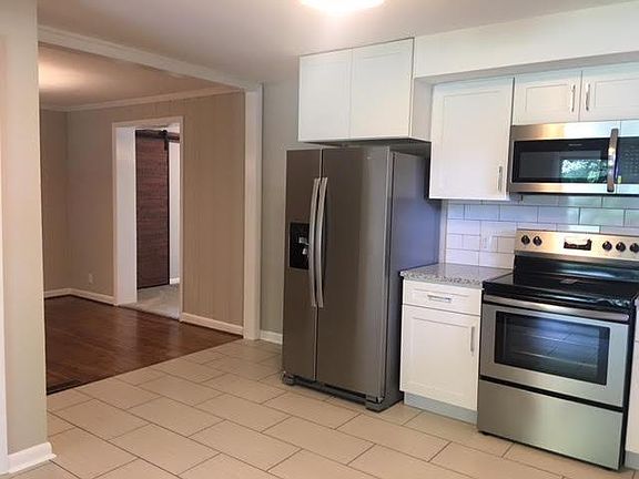 5th image of 2132 Sanborn Dr